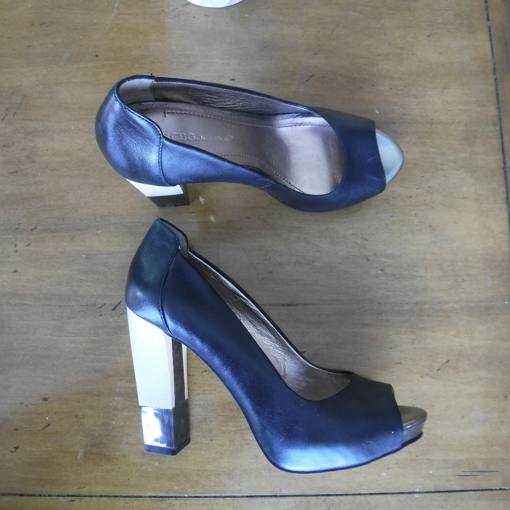 BCBG Generation Platform heels Mirror Peeptoe 6.5